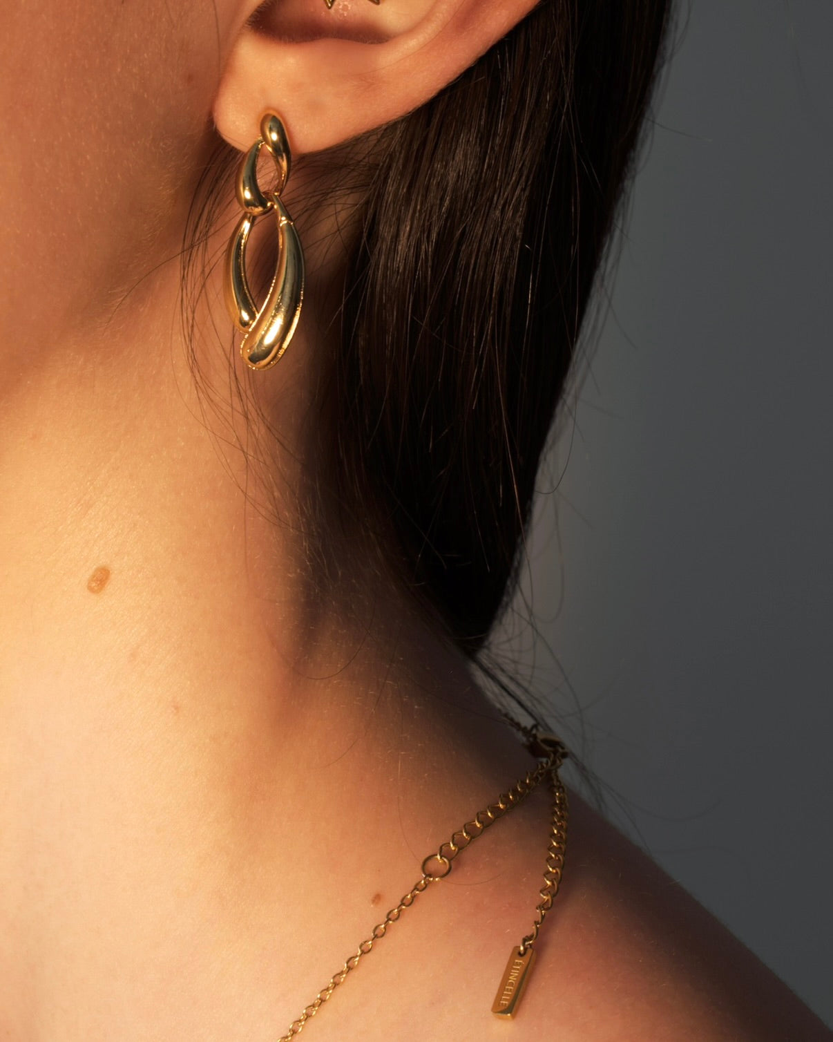 DROP EARRINGS