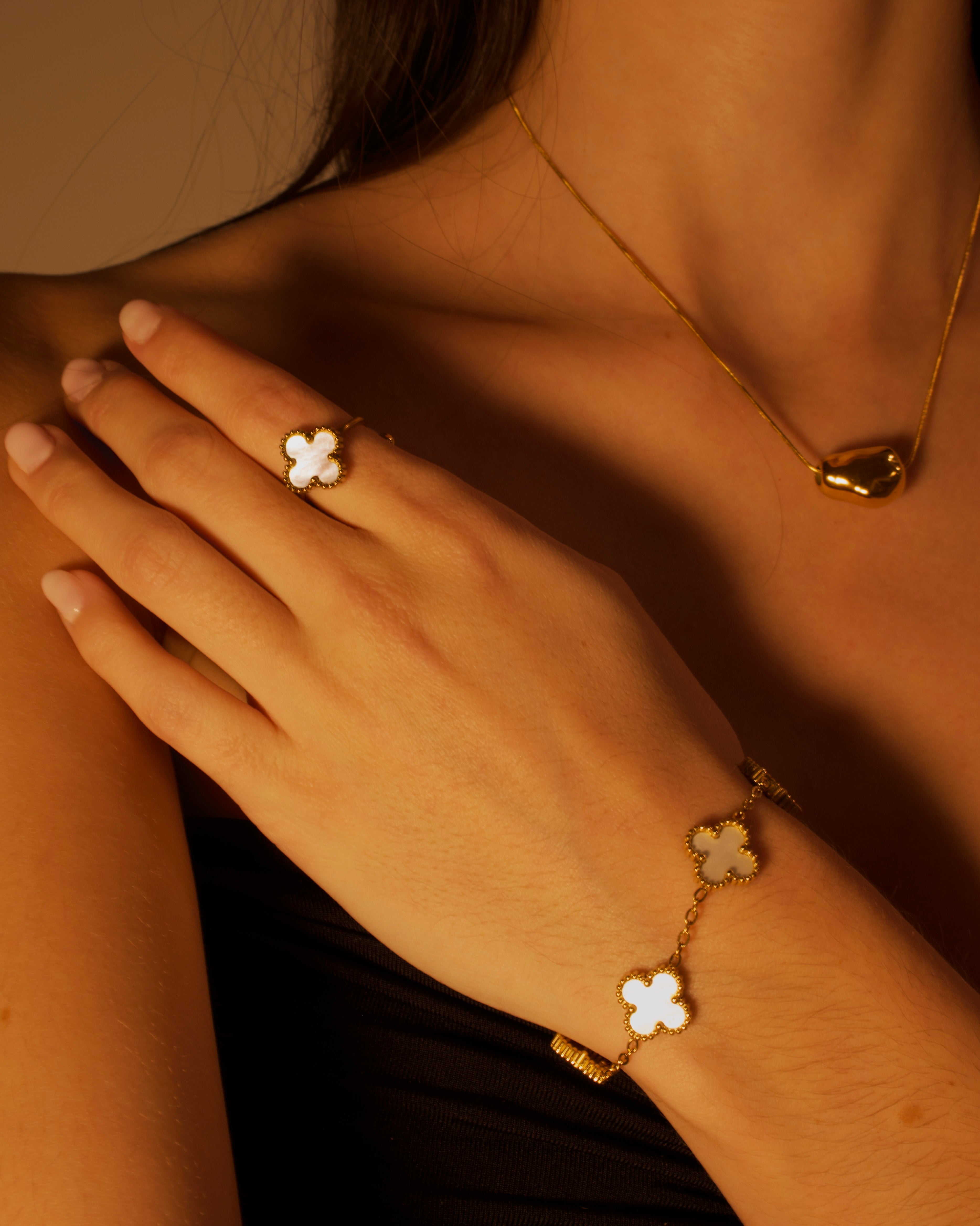 STONE NECKLACE