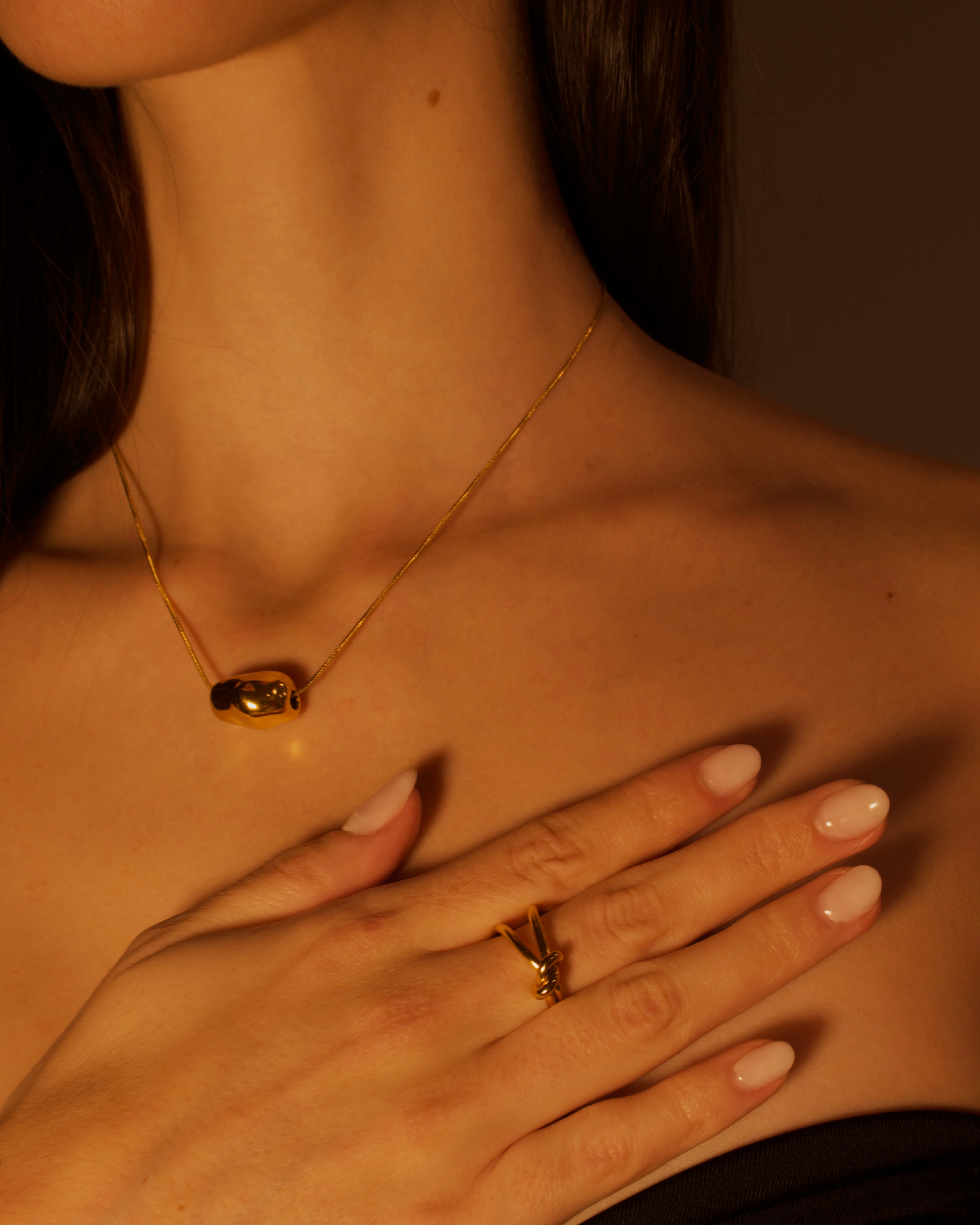 STONE NECKLACE